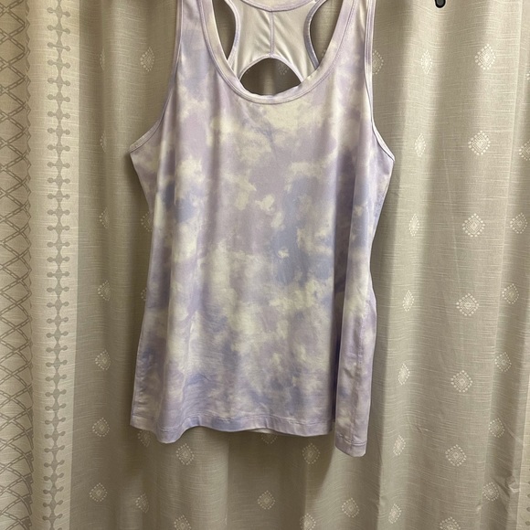 Athleta tank top shirt size XL like new
Dark pink color
Tags: Lululemon, Nike - Picture 2 of 6